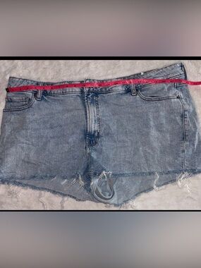Ladies Old Navy Light Blue Denim Cutoff Women’s Shorts 22